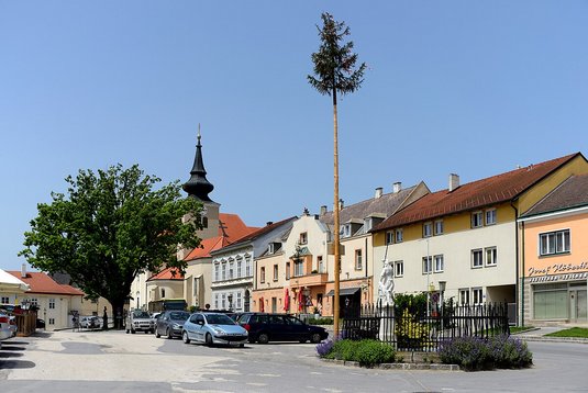 Hauptplatz Ernstbrunn - Creative Common License